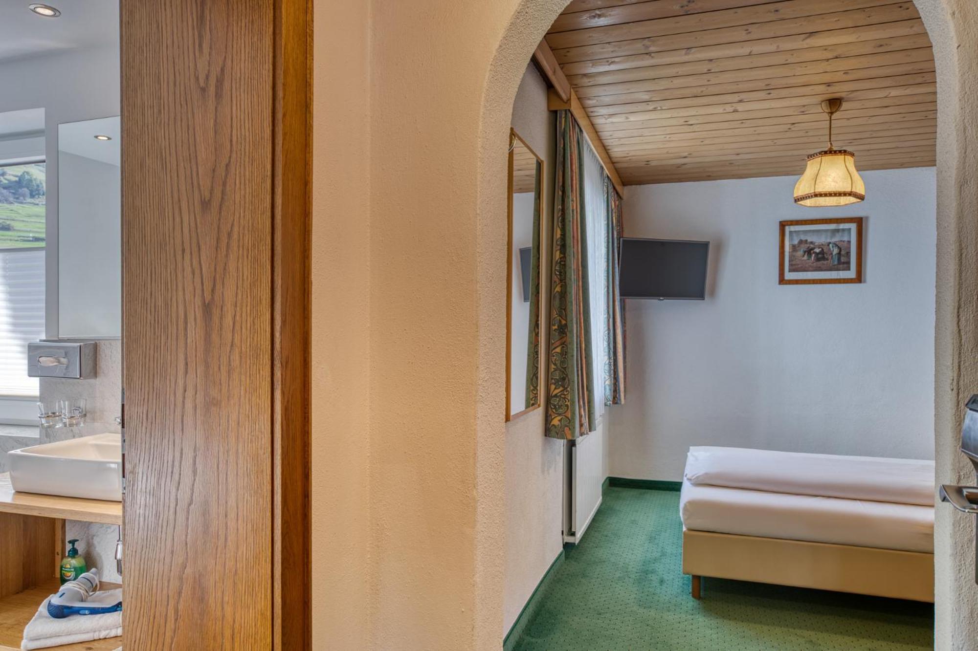 Hotel Erika ナウダース エクステリア 写真