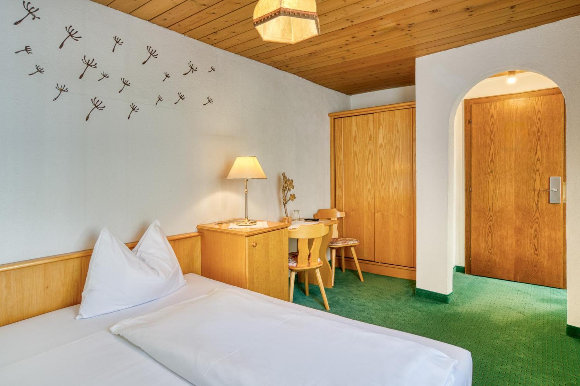 Hotel Erika ナウダース エクステリア 写真