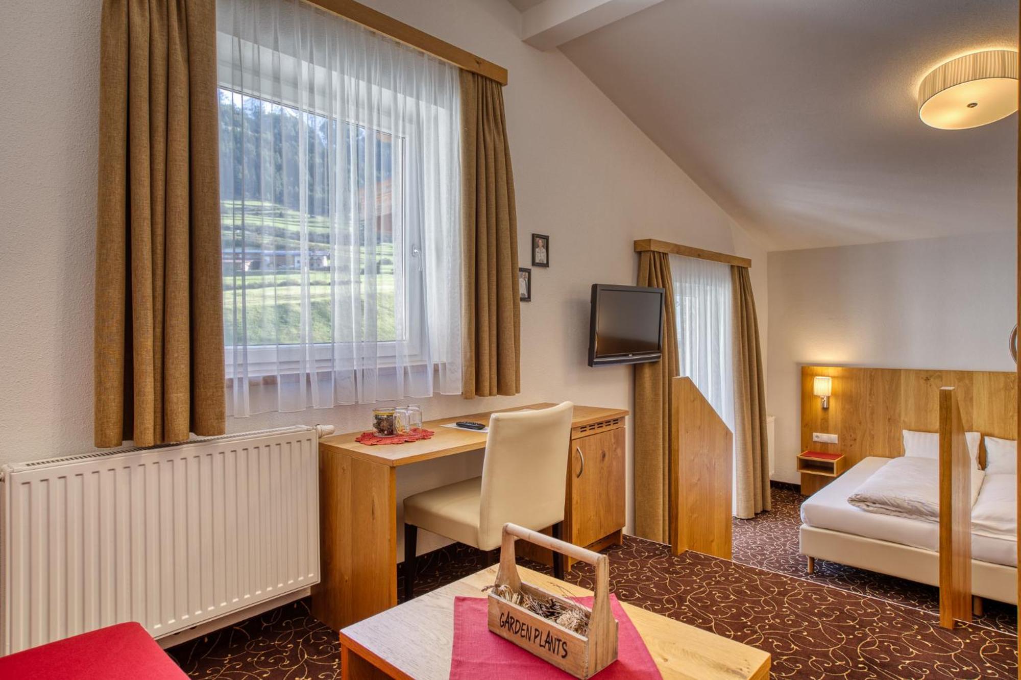 Hotel Erika ナウダース エクステリア 写真